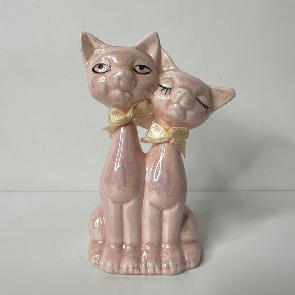 Vtg Artmark Pink Iridescent Ceramic Siamese Cat Couple Figurine w/ Bows Taiwan